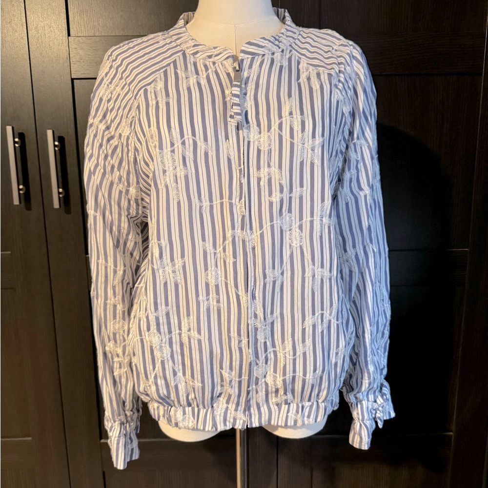 Skies Are Blue Lightly Lined Embroidered Jacket Size S